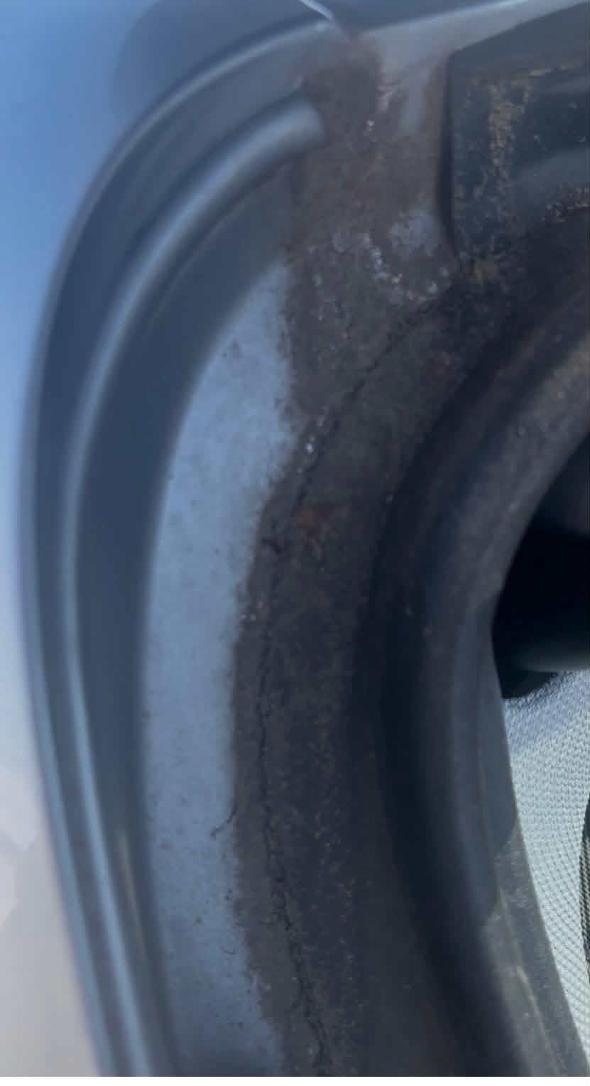 Auto Zwischenräume reinigen Vorher Detailarbeit
